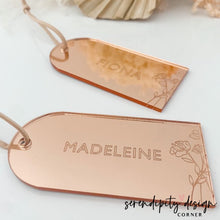 Load image into Gallery viewer, Personalised Luggage Tags | Placecards | Wedding Favour | Acrylic Place Card