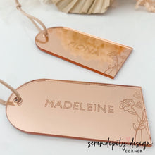 Load image into Gallery viewer, Personalised Luggage Tags | Placecards | Wedding Favour | Acrylic Place Card
